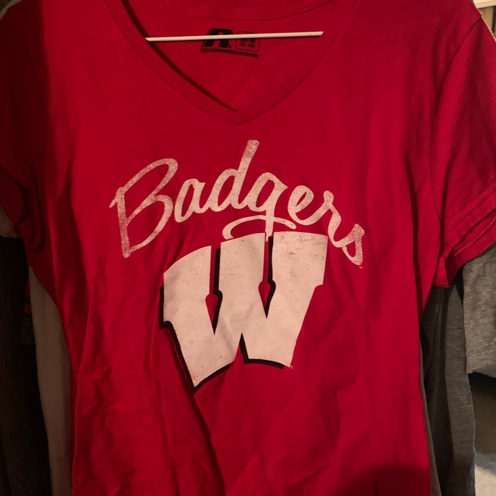 Badgers v neck